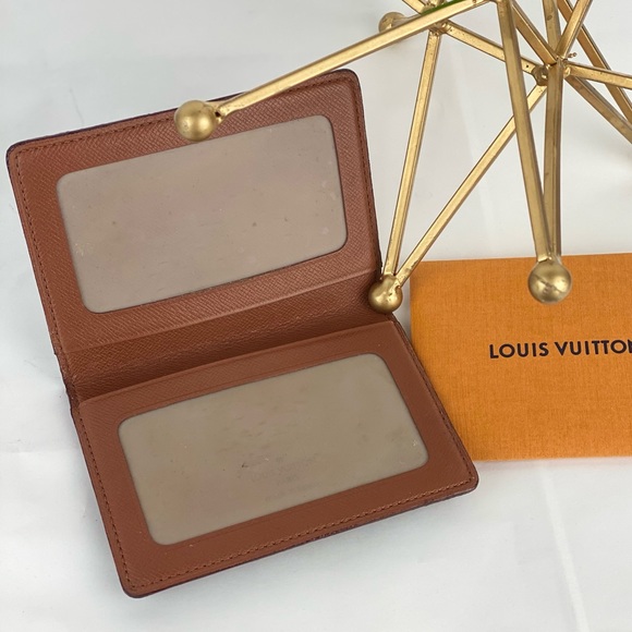 Louis Vuitton ID Holder - Picture 9 of 11